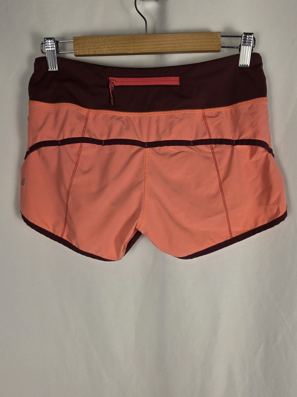 Lululemon Speed Short Flash Light Dashing Purple Size 4 EUC